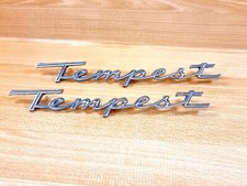 1961-1964 PONTIAC TEMPEST EMBLEM - PAAR - ORIGINAL - VINTAGE - RARITÄT - U.S.A