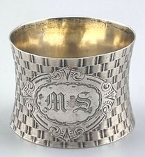 Großer antiker Serviettenring