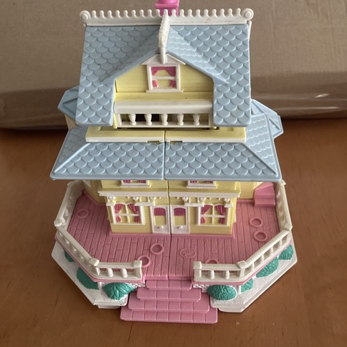 Polly pocket clubhouse 1995 - pocket,