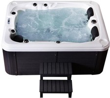Deluxe Outdoor Whirlpool