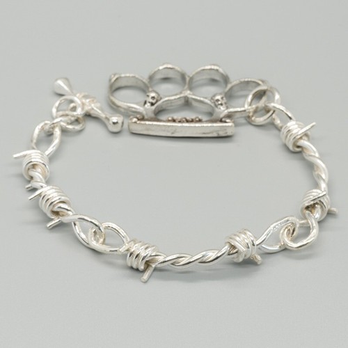 Stacheldraht ring totenkopf - stacheldraht,