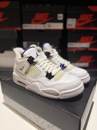 Size jordan 4 - 5.5y,