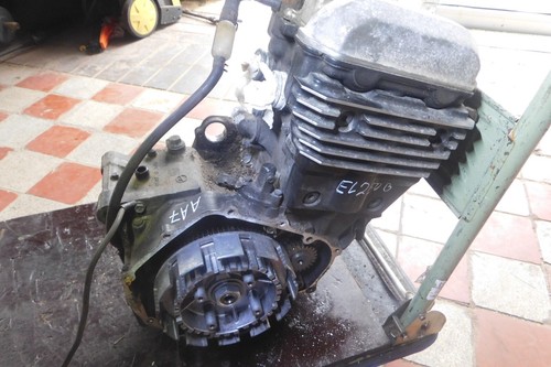 Kawasaki 250 motor engine - b,
