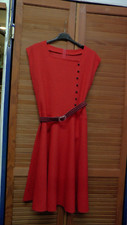 rotes kleid gr. 38/40 aussen leichter bouclestoff    15 €