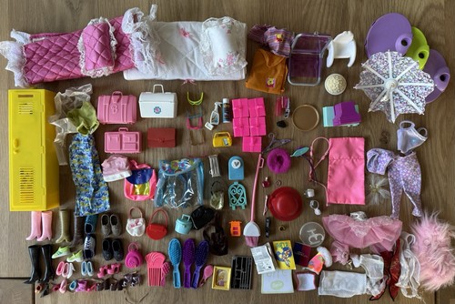 Barbie konvolut kleidung - –,