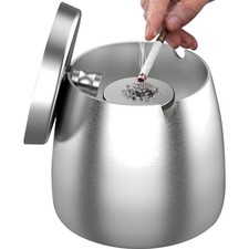 Praktischer Standaschenbecher