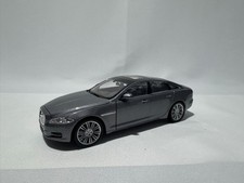 1:24 Jaguar XJ 2010 Grau NEU