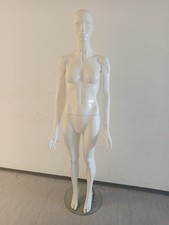 Professionelle Schaufensterpuppe Weiblich Verschiedene Varianten in Weiß