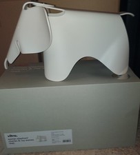 Vitra Eames Elephant Elefant small weiß Stühlchen für Kinder Deko