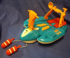 FISHER PRICE Rescue Heroes - Aquatic Aircraft Carrier Boot Jetski Wasserfahrzeug