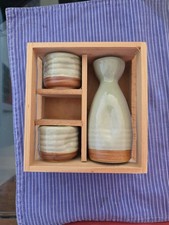 Sake Flasche Set mit 2