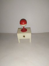 Alter Schrank+Lampe-1960-70er