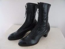 Alte Damen Schnürstiefel