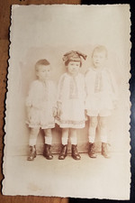 3 kleine Kinder - Mädchen - Jungen - Schuhe / ca. 1910/20er Jahre Foto Karte