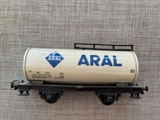 Wie neu Modelleisenbahn  HO Gedeckter Gas Güterwagen Aral Tankwagon weiß blau