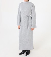 NEU: Modanisa Strickkleid