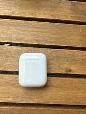 Apple AirPods 2. Generation mit Ladecase Teildefekt rechter Kopfhörer defekt OVP