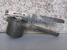 alte Kartoffelpresse Kloßpresse Presse Gemüsepresse Saftpresse DDR ? Metall