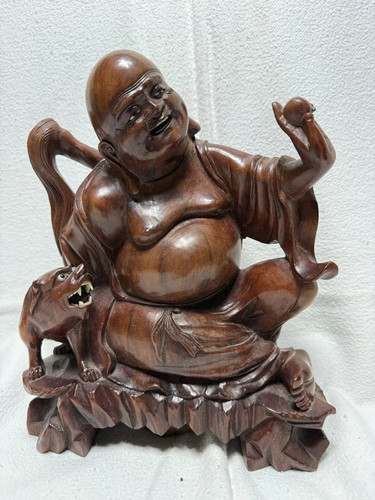 Geschnitzte buddha figur aus - figur,