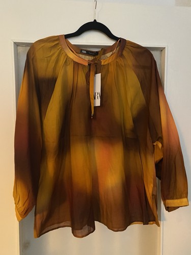 Weit geschnittene bluse von - geschnittene,