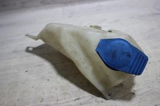 Wischwasserbehälter mit Pumpe