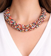 Bunte Perlenkette mehrreihig