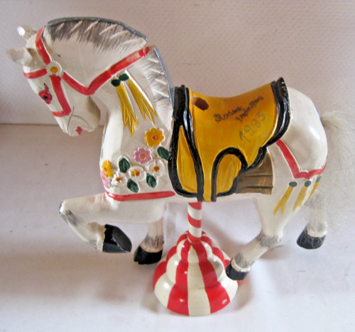 Karussellpferd pferd schimmel - karussellpferd,