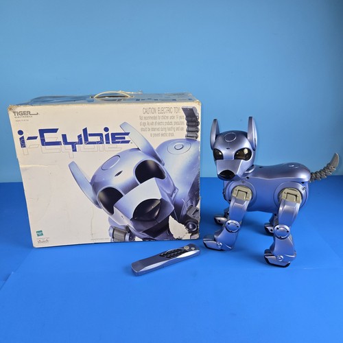 Cybie blue robot - rc, dog