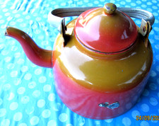 alter Emaille Wasserkessel