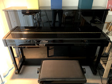 klavier yamaha gebraucht Hochglanz schwarz Silent Klavier neuwertig mit Hocker