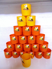 KONVOLUT Biene Maja Becher