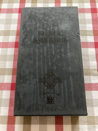Black sabbath box - black,