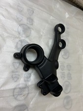 Halter Fußraste re vorne