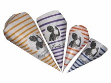 Spitztüten Erdnüsse Mandeln