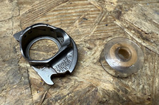 Spulenkapsel SINGER 172082-7 + 1 Spule für Nähmaschine SINGER Baureihe 400K