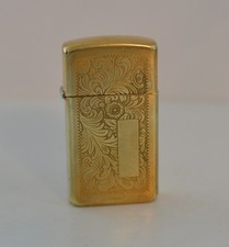 Zippo Slim Venetian Messing Gold Gravur USA C03 Benzinfeuerzeug