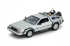 Modellauto  DeLorean DMC12 Back to the Future 2 FV  1:24 Welly  NEU in OVP
