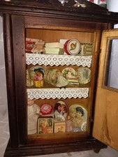 Wunderschöner, seltener, antiker Puppenschrank/Vitrine (LEER)