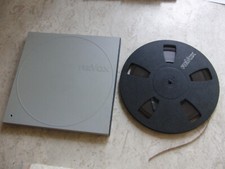 Revox Kunststoffspule im Revox Schuber mit Tonband, 26.5 cm