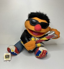 Rock n Roll - Ernie mit Gitarre |Plüsch / Stofftier | elektrisch |geprüft | Tyco