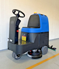 Aufsitz Scheuersaugmaschine