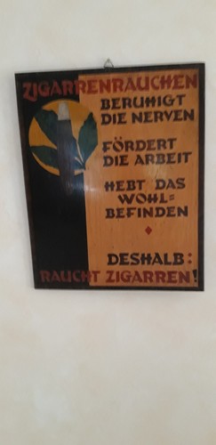 Werbeschild aus holz zu - aus,