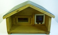 Katzenhaus  mit  Fenster und