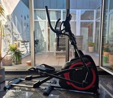 Ellipsentrainer mit Ergometer