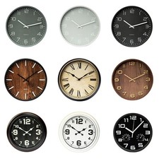 Moderne Wanduhr Römische