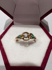 Ring, 585 Gelbgold (14 Karat), mit Brillant (0,1 ct), Smaragd, punziert, Gr. 55