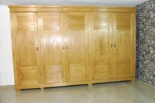 Sehr Großer Kleiderschrank