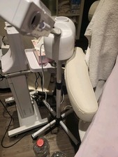 Elektrischer  Kosmetikstuhl  Mit 3 Motoren Und 1 Arbeitahocker Und 1vapozon