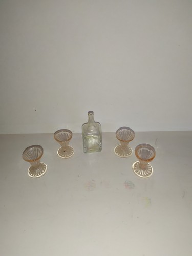 Alte glas flasche 4 gläser - +,