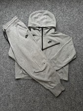 Nike Tech Fleece Anzug Grau